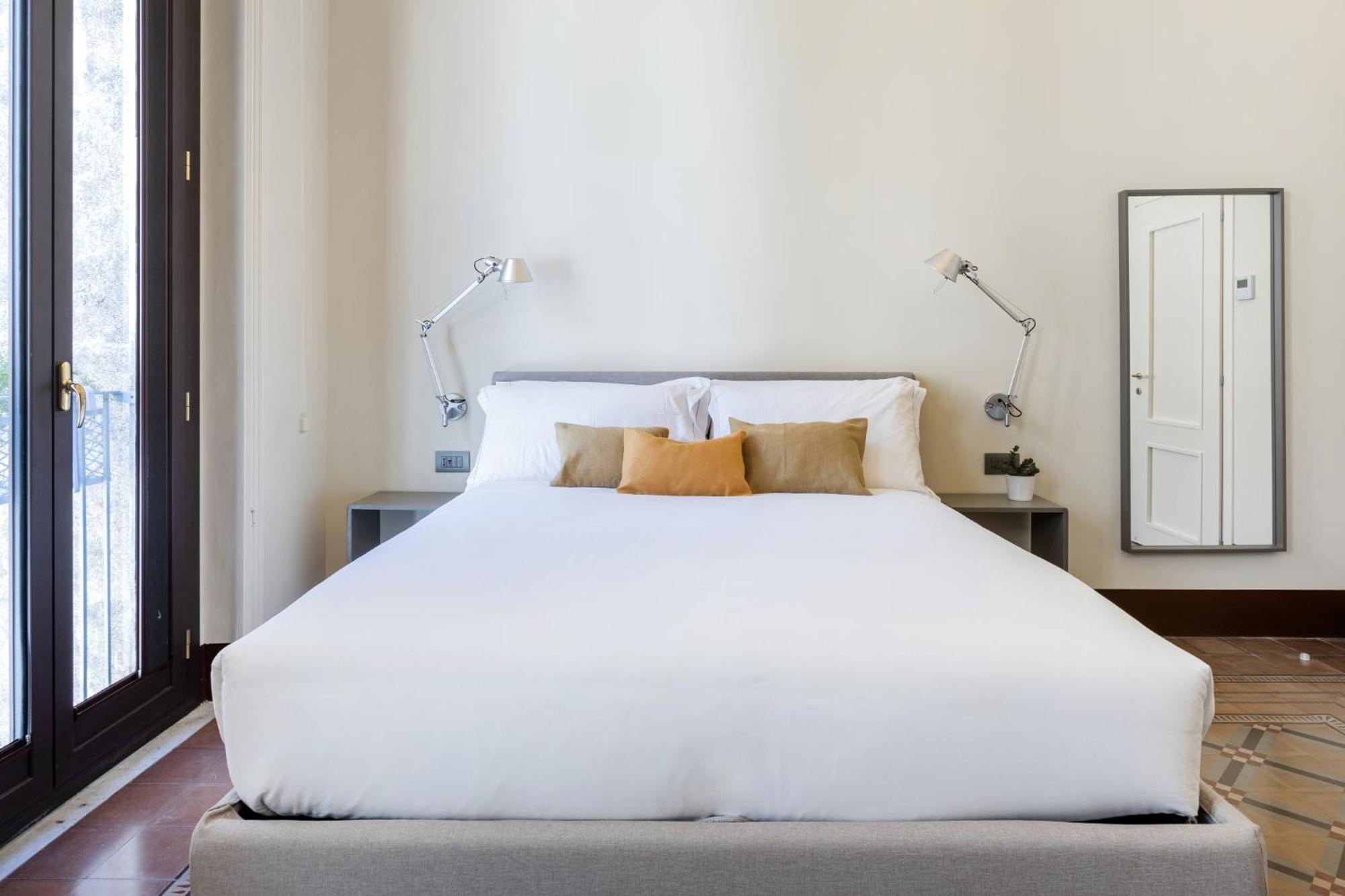 Palazzo Costarelli - Bed And Breakfast Катания Стая снимка