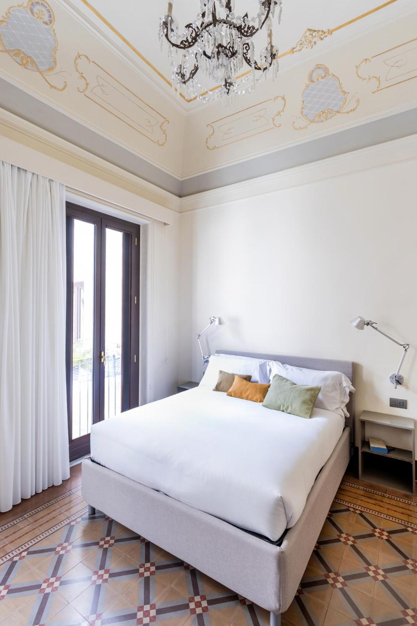 Palazzo Costarelli - Bed And Breakfast Катания Стая снимка
