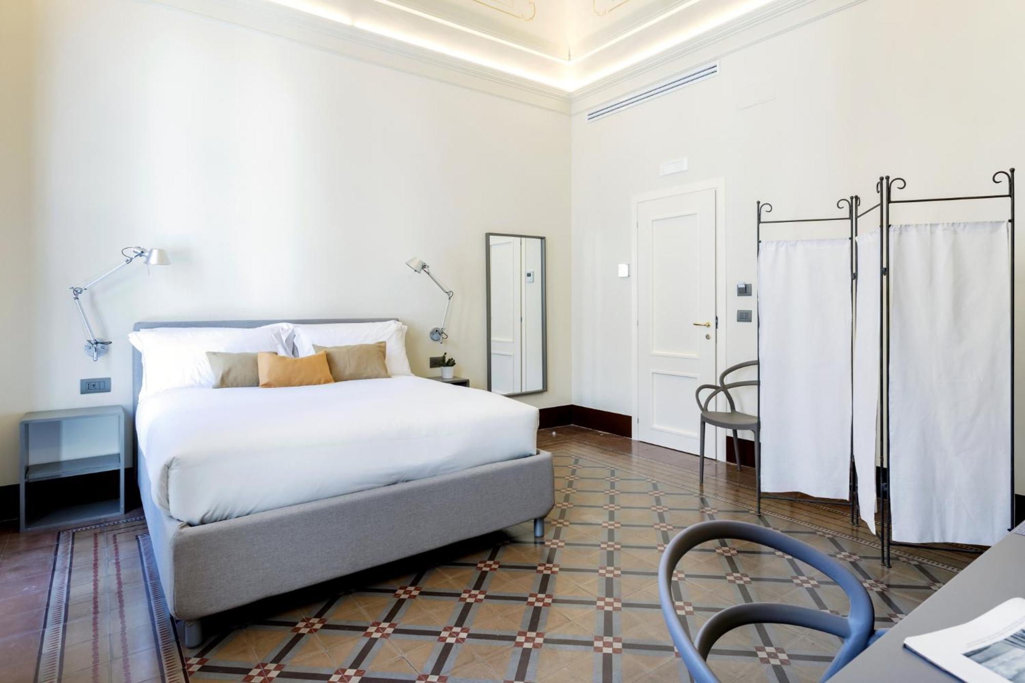 Palazzo Costarelli - Bed And Breakfast Катания Стая снимка