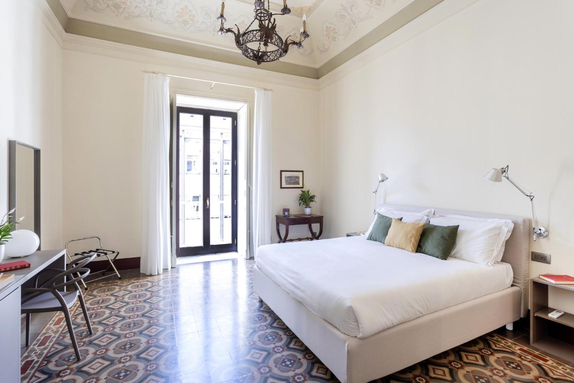 Palazzo Costarelli - Bed And Breakfast Катания Екстериор снимка