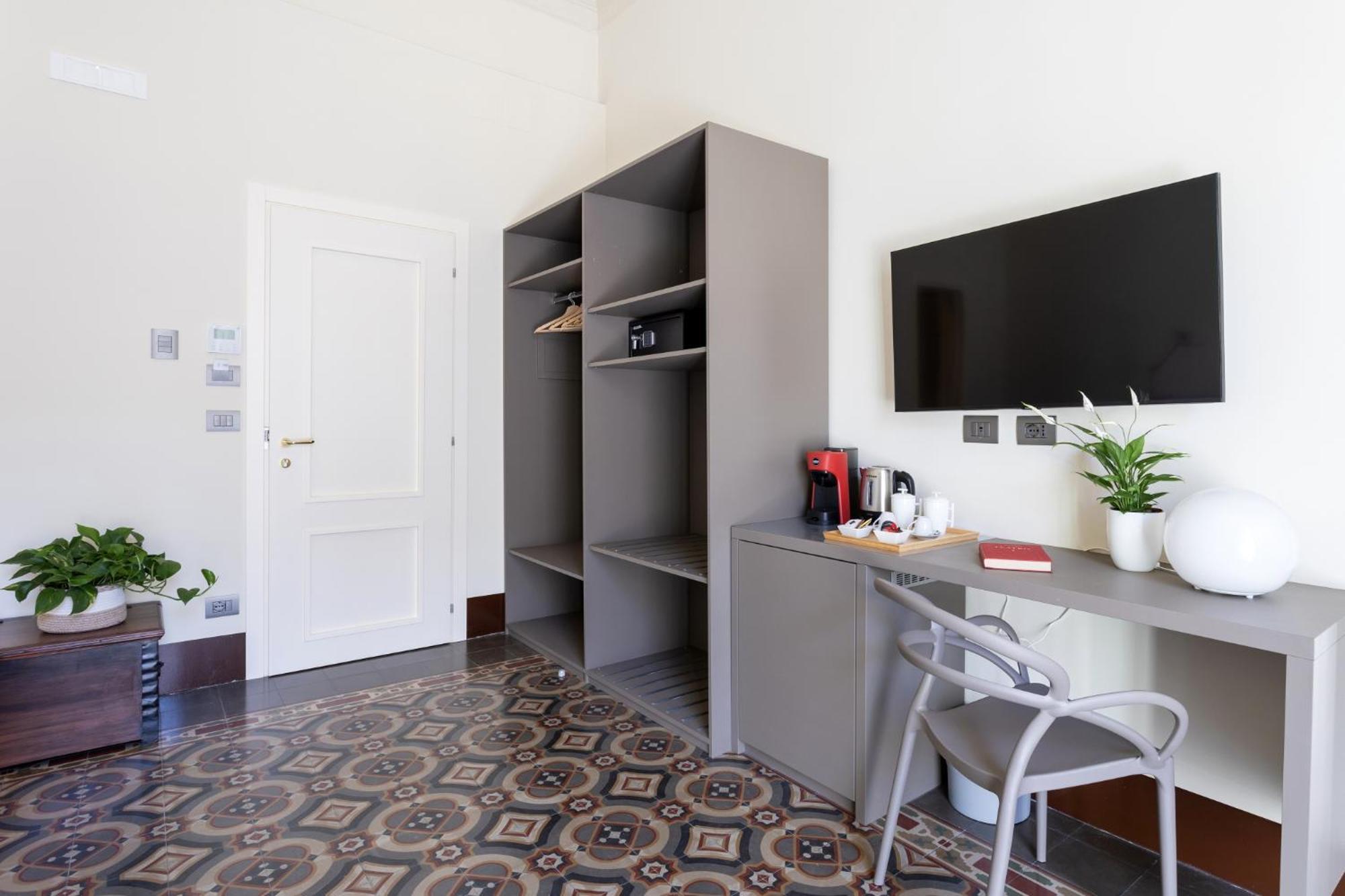 Palazzo Costarelli - Bed And Breakfast Катания Стая снимка