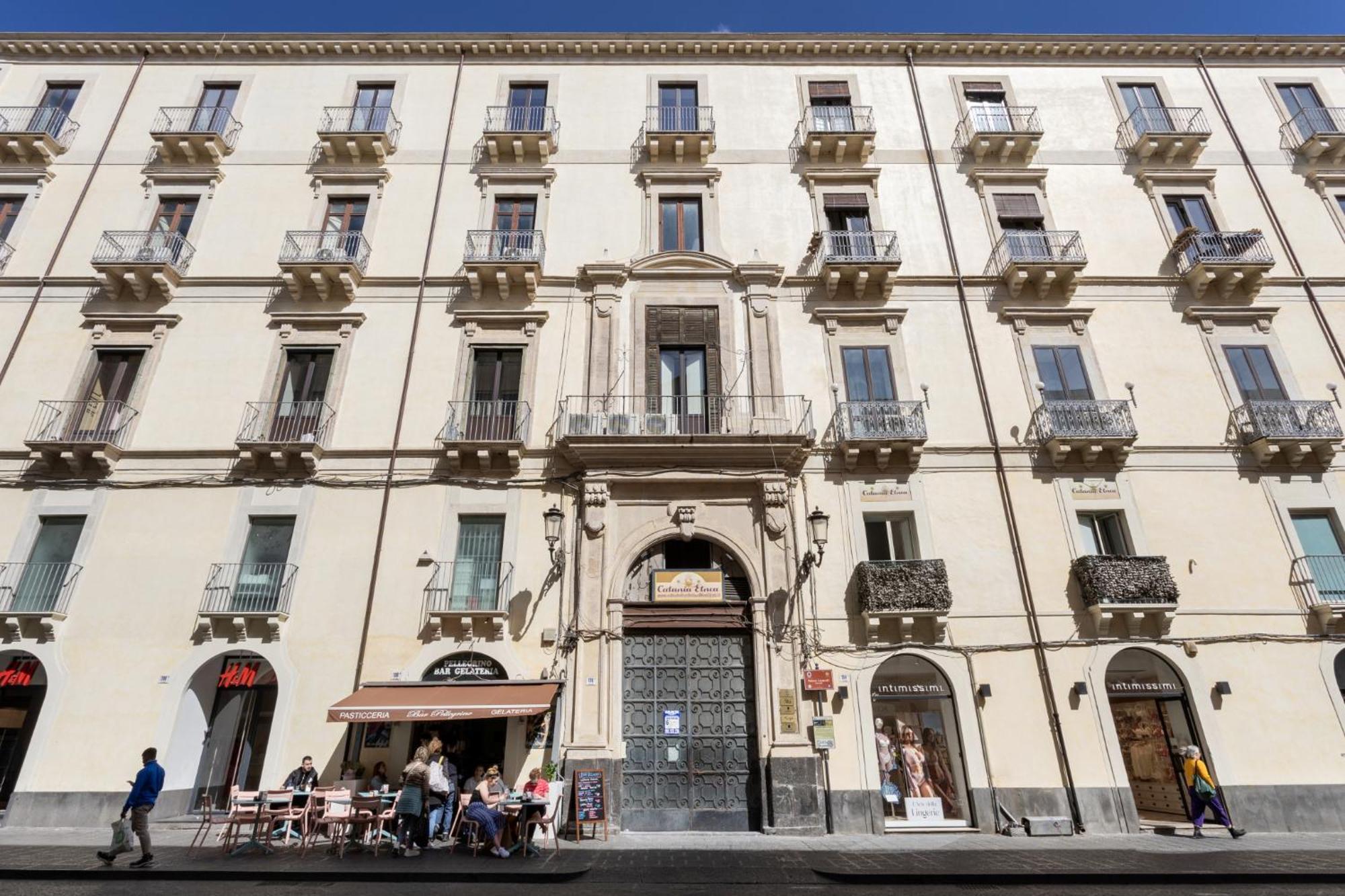 Palazzo Costarelli - Bed And Breakfast Катания Екстериор снимка