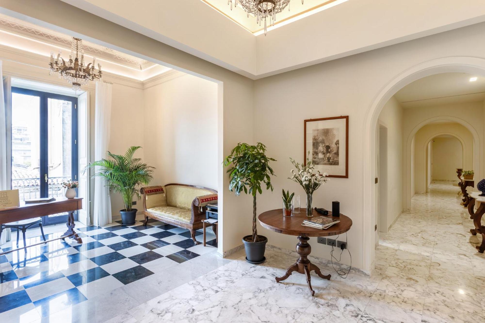 Palazzo Costarelli - Bed And Breakfast Катания Екстериор снимка